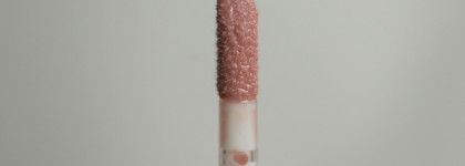 Неприятно удивил блеск для губ Shik Lip Gloss Care Intense в оттенке 02 Naked