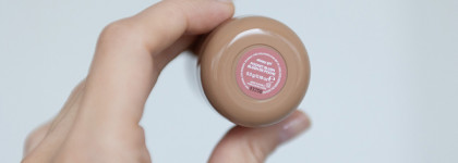 Rhode Pocket Blush The Natural Flush в оттенке Sleppy Girl, эффект загорелого лица