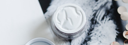 На лету не накрасишь. Новинка от Essence Cream Eyeshadow в оттенке 04 Cocoa