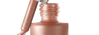 Я тоже жертва Инстаграма. Хайлайтер Iconic London Illuminator в оттенке Blush