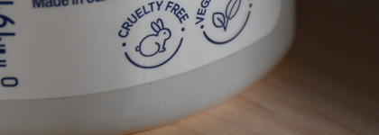 «Морозный» гель для умывания против акне Biore blemish fighting ice cleanser