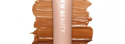 Ким Кардашьян выпустила декоративную косметику для тела 