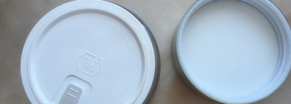 Они сделали мой прошлый холодный сезон и претендуют на повтор: Holy Land Alpha-Beta Day Defense Cream with Retinol и Noreva Psoriane Soothing Creeam