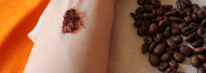 Эффект измазанной шоколадом девочки с лаком для губ Lancome L’Absolu Lacquer в оттенке 296