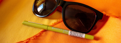 Essence автоматический карандаш для глаз long lasting eye pencil в неоновом летнем лаймовом оттенке #32 go green