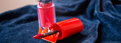 Совершенный как Ferrari Матовый блеск для губ Giorgio Armani Lip Magnet 401