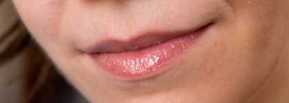 Mini Dolly Cold Mint - блеск-игрушка с легким холодком