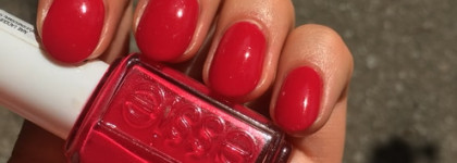 Малиновый лимонад с Essie Nail Lacquer 32 Exotic liras