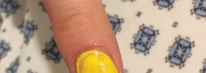 Лакоманьяк в гневе: Pupa Lasting Color Glossy Nail Polish 506 Fluo Yellow и 630 Geranium