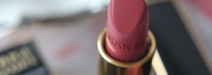 Les Ornements De Chanel Holiday 2019 Collection: помада Rouge Allure #807 Rouge Delicieux