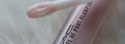 MAC Plenty Of Pout Plumping Lip Gloss 