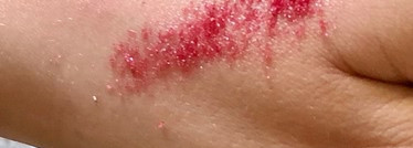 Губки-ягодки: скраб для губ “Вишня Евы” от Lush