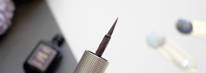 Графитовые стрелки с цветной подводкой L'Oreal Paris Matte Signature в оттенке 06