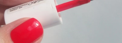 Огненный алый: Essie Nail Lacquer 64 Fifth Avenue