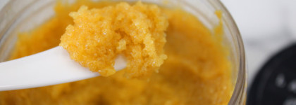 Сладкая жизнь со скрабом Laboratorium Caramela Liquet