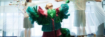 Не теряйте своей магической радужности: повторяю образ художницы-мечтательницы Кит (Бри Ларсон) в стиле «творческий беспорядок» из фильма «Магазин единорогов»