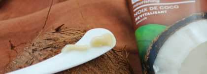 Кондиционер, после которого мою макушку нюхают особенно активно: Desert Essence coconut nourishing conditioner