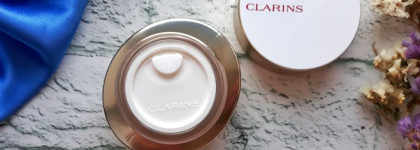 Оставаться прекрасной в любом возрасте вместе с Clarins Nutri-Lumière 60+