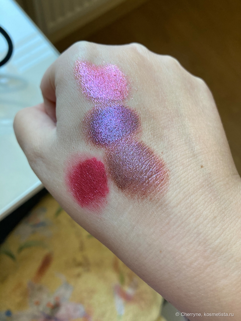 Варианты оттенка на разных подложках: жидкие тени Metal Hype 2, KIKO longlasting eyeshadow stick 39 (темный), 06 (бронзовый), карандаш Lamel OhMy 402 (розовый)