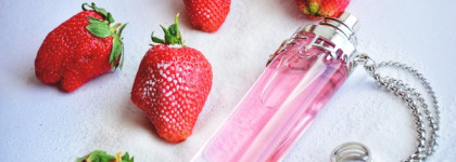 Солёная клубника и тёмный инжир в Womanity Eau Pour Elles edt Mugler