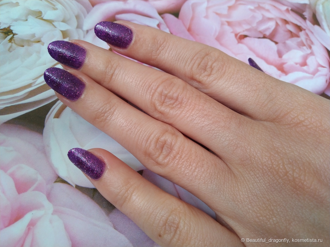 В глубине комнаты