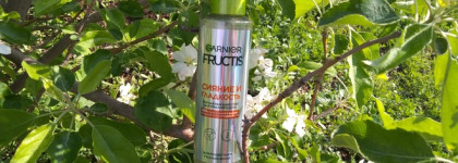 Блистать! Разглаживающий спрей "Сияние и гладкость" Fructis от Garnier