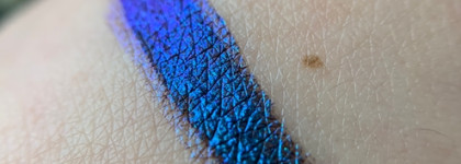 Chrome On Duo Chrome Liquid Eyeshadow от Essence