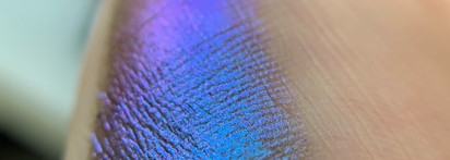 Chrome On Duo Chrome Liquid Eyeshadow от Essence