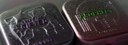 Мультихромные хайлайтеры Space Age от Kaleidos в оттенках Gifter и Prophecy