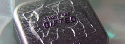 Мультихромные хайлайтеры Space Age от Kaleidos в оттенках Gifter и Prophecy