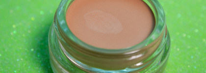 Becca Under Eye Brightening Corrector 02 Medium by Smashbox