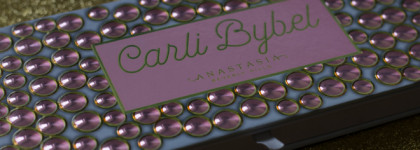 Нюды всякие нужны, нюды разные важны: Carli Bybel by Anastasia Beverly Hills