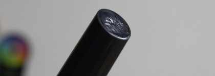 Squirt 3D Plumping Gloss Stick в оттенке Jet от Mac: наконец-то черный - это действительно черный …