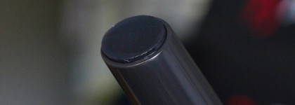 Squirt 3D Plumping Gloss Stick в оттенке Jet от Mac: наконец-то черный - это действительно черный …