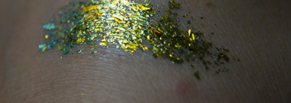 Слюдяные «чешуйки» от Tammy Tanuka Sigil Inspired