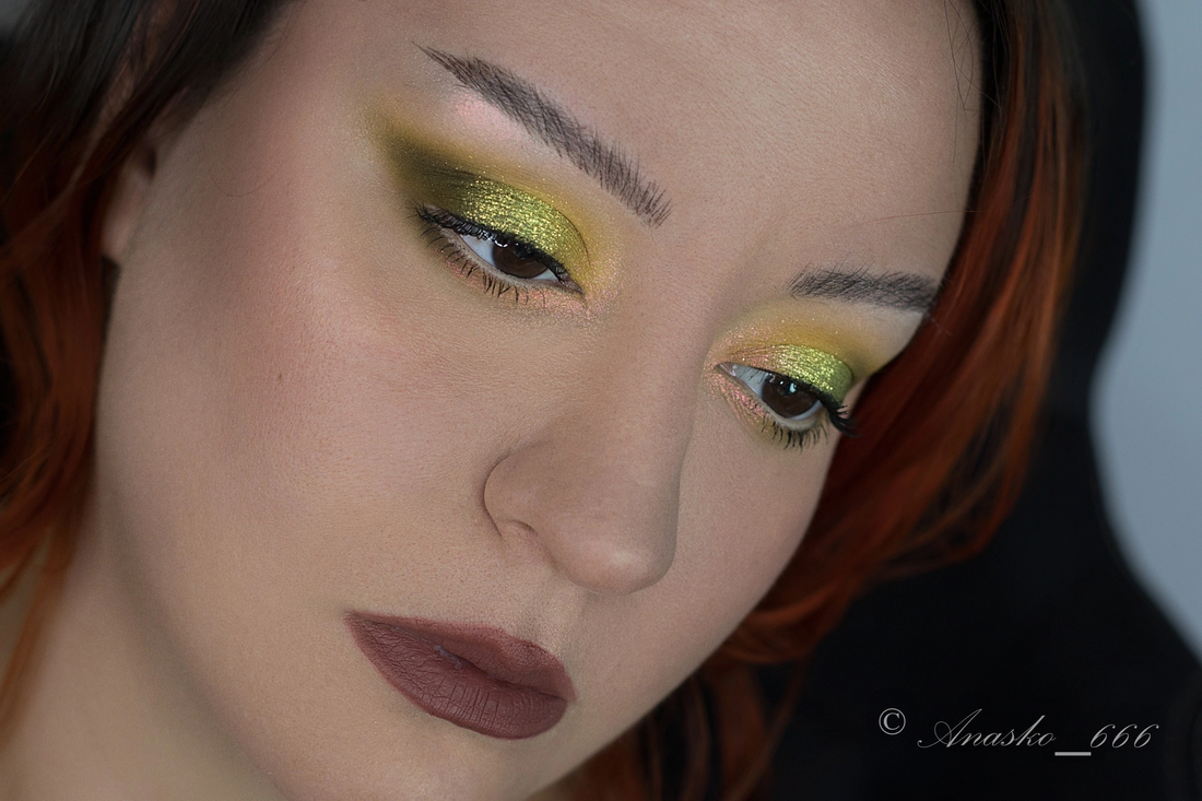 Пламень Ясеня на подвижном веке