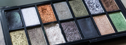 Моя неоднозначная прелесть: Isamaya Industrial Colour Pigments Eyeshadow Palette