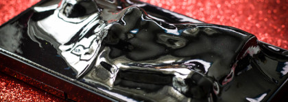 Моя неоднозначная прелесть: Isamaya Industrial Colour Pigments Eyeshadow Palette