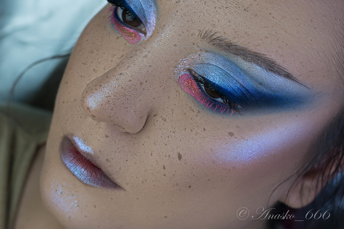 Коронованная (акцент на нижнем веке)