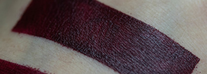 Роковая красотка от Lime Crime: Velvetines Liquid Lipstick в оттенке Bloodmoon