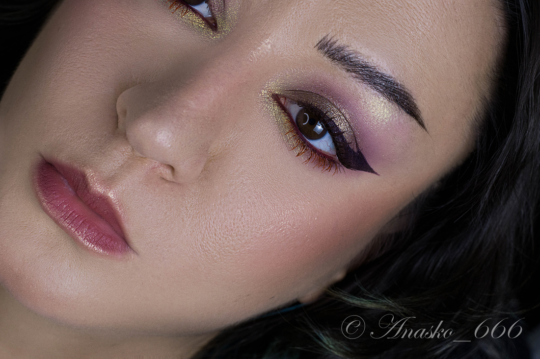 Golden Holo на подвижном веке