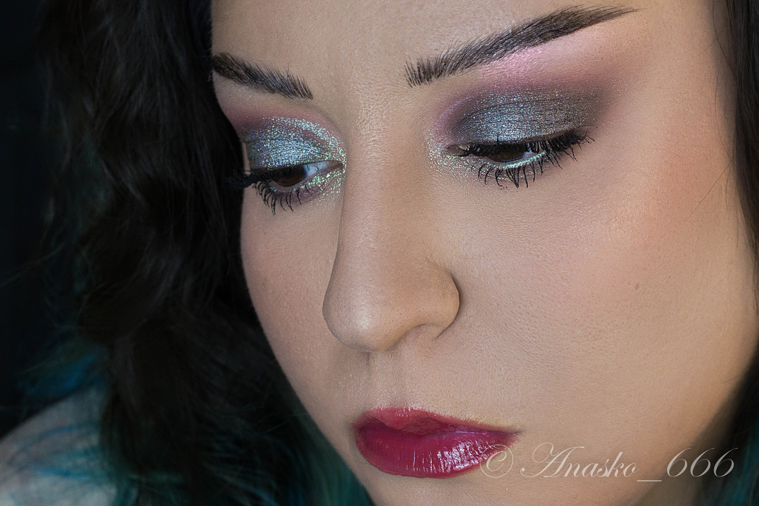 Holo Effect н аподвижном веке