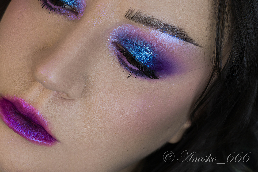 Дочь Ледяного Дракона на подвижном веке, Фантом на нижнем.