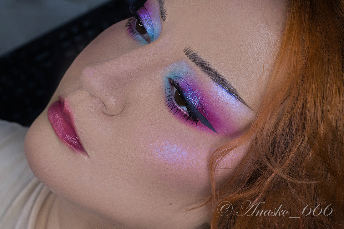 Пикантная Штучка на все подвижное веко и в тушевке