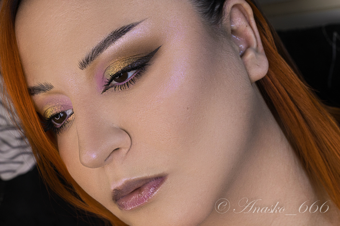 82 Lavender в качестве подложки для мятных матовых теней (во внутреннем уголке) и в слизистой