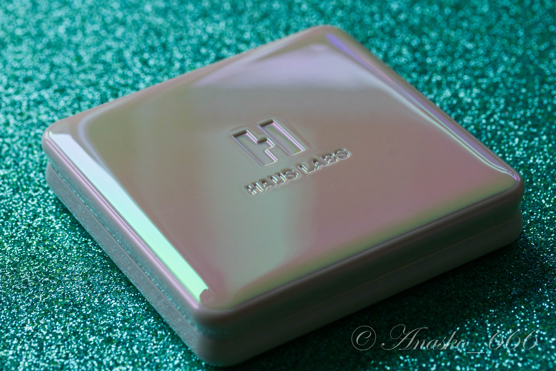 Магия гелевой пудры от Леди Гаги: Bio-Radiant Gel-Powder Highlighter в оттенке Fire Opal от Haus Labs