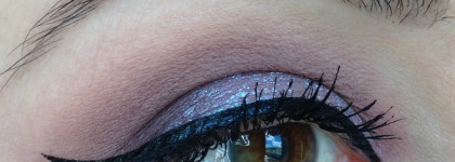 Коллекция палеток теней почти-минималиста. Много донышек в рефилах, а также свотчи всех палеток и любимый макияж с каждой палеткой