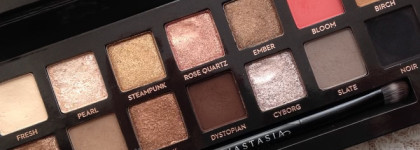 Anastasia Beverly Hills Sultry – праздничный макияж на каждый день