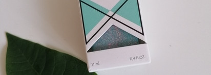 Волшебно красивый, но трудноуловимый и требующий внимания Bow nail polish Mantra