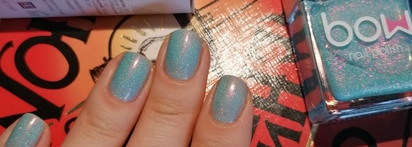 Волшебно красивый, но трудноуловимый и требующий внимания Bow nail polish Mantra